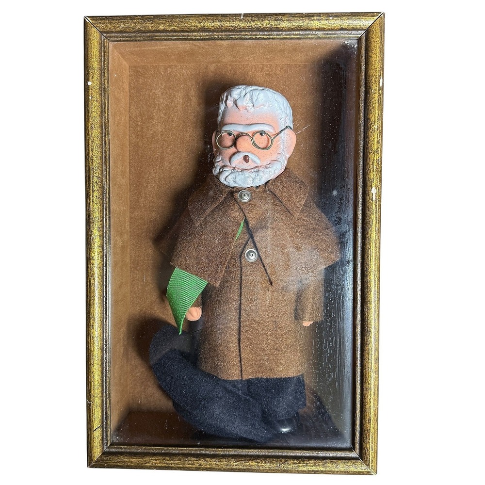 Rare Vintage Heinrich Zille East Germany GDR Framed Souvenir Doll Shadow Box - Picture 4 of 14